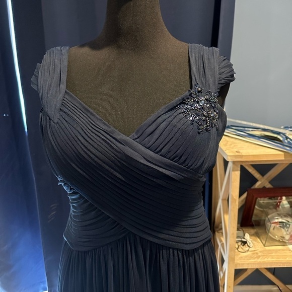 JS Collections navy blue gown - Picture 3 of 6